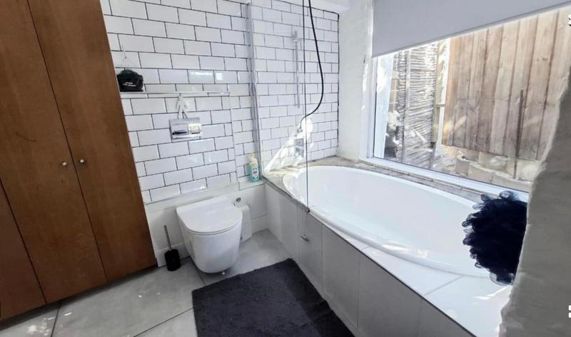 4 Bedroom Property for Sale in Santos Bay Western Cape